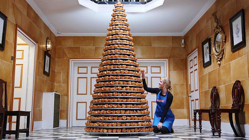 Aunt Bessie’s Creates 25-Tier Yorkshire Pudding Cake – And It’s So Yorkshire