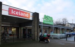 Iceland And Co-Op Won’t Force Shoppers To Wear Masks In-Store￼