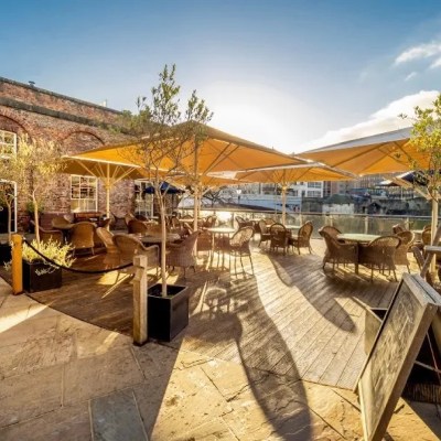 8 Incredibly Scenic Riverside Bars In York To Try This Summer