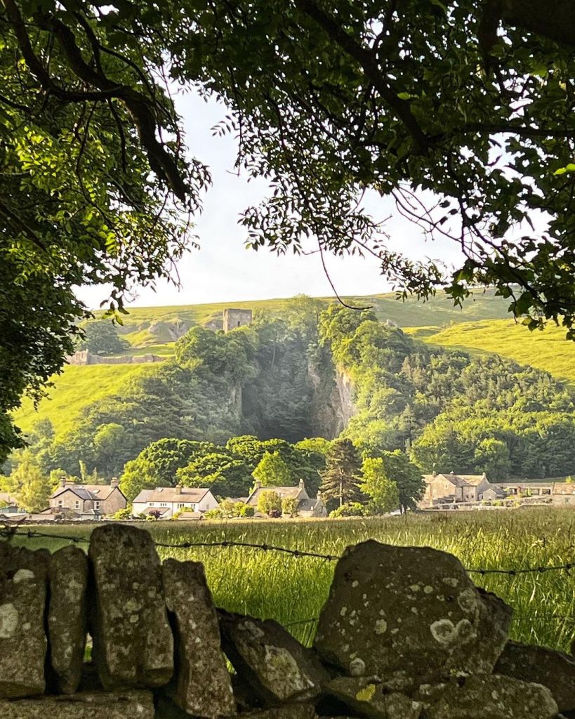 Peak Cavern Peak District: The Devil's Arse, Castleton