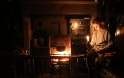 Amanda Owen & Family Deal With ‘No Electric’ One The Farm During Cold Snap In Yorkshire Dales