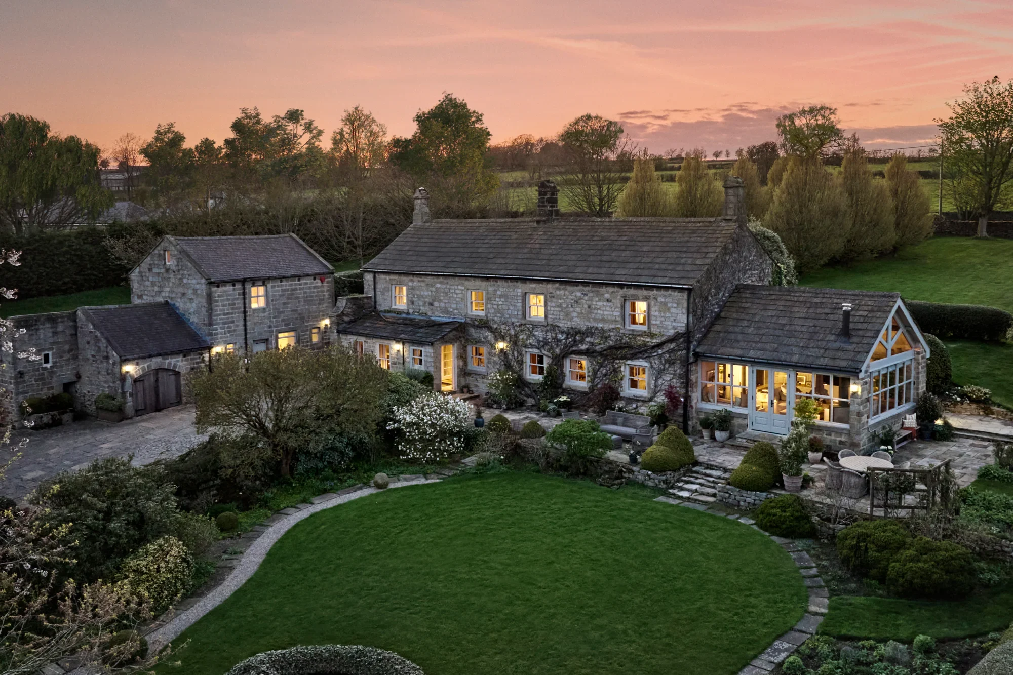 This £2m 17th-Century Farmhouse In The Yorkshire Dales Could be Yours ...
