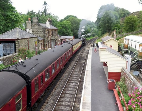You Can Stay In A Vintage Train Carriage At Goathland Station