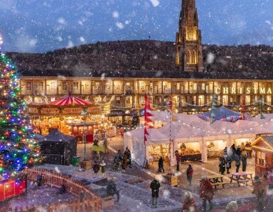 The Yorkshire Christmas Market In A Stunning Courtyard With A 45ft Tree This Weekend