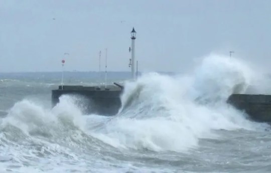 Yorkshire Hit With Amber Weather Warnings As Storm Isha Sets To Hit Over Weekend