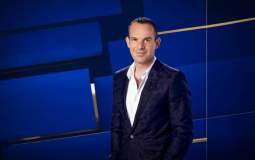 Martin Lewis Slams ‘Disgraceful’ Train To Yorkshire With Only Standing Room  & ‘One Working Toilet’