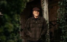 Yorkshire Icon Sean Bean Hosts Award-Winning Birdwatching Podcast