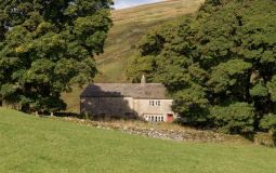 The 17th-Century Abandoned Farmhouse in the Yorkshire Dales Where You Can Actually Stay the Night