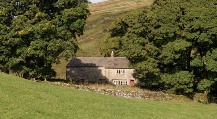 The 17th-Century Abandoned Farmhouse in the Yorkshire Dales Where You Can Actually Stay the Night