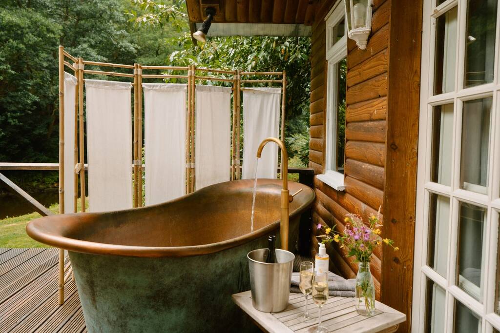 The outdoor bath at the River Lodge, Yorkshire