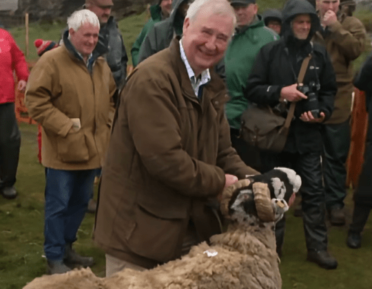 Peter Wright Visits Britain’s Highest Pub In Tonight’s Episode Of ‘The Yorkshire Vet’
